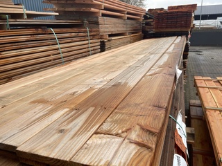 Ca. 56x Douglas planken geschaafd, 18x145mm, lengte 500cm